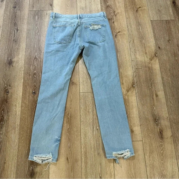 Brandy Melville Women’s Light Wash Boyfriend Distressed Denim Jeans Size S GUC - Picture 11 of 11